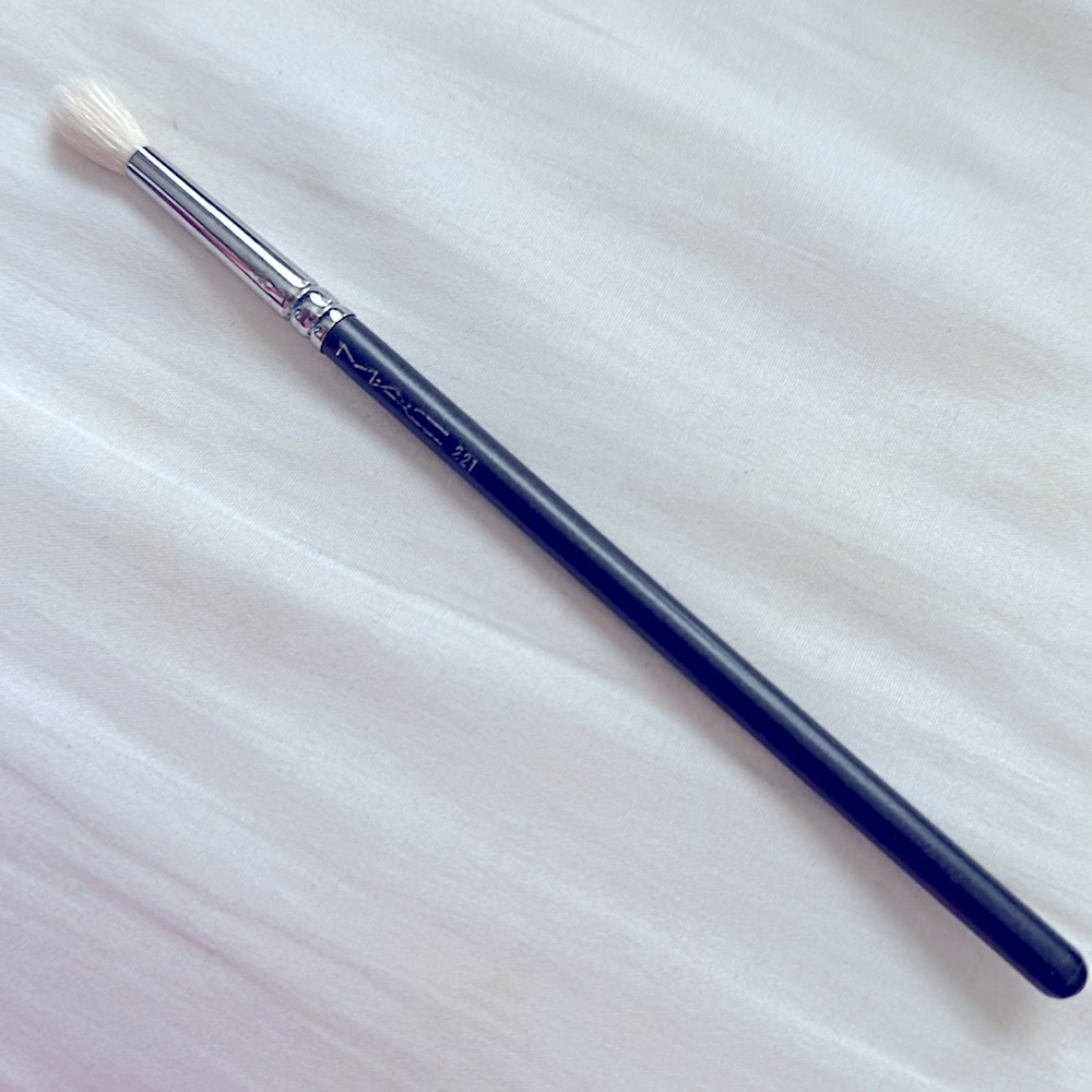 MAC 221 Brush EUC